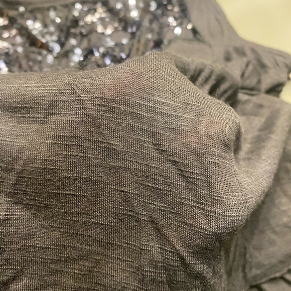 🪴Hollister - Crop Tank Top w/ Sequin Detail - Picture 5 of 11